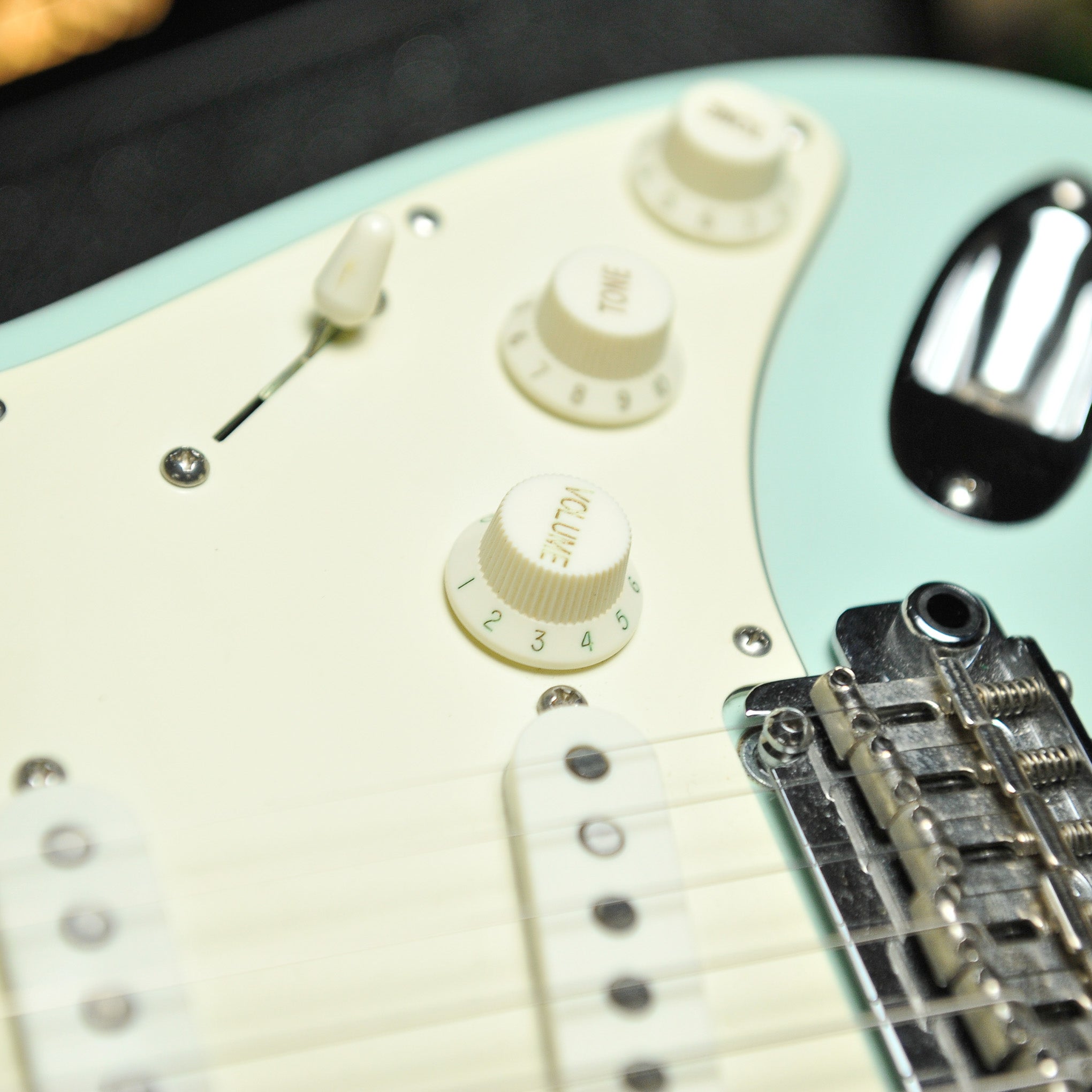 Suhr Classic Pro Dealer Select SSS Roasted Maple Neck Sonic Blue w/Case - Used s#JS1M1E