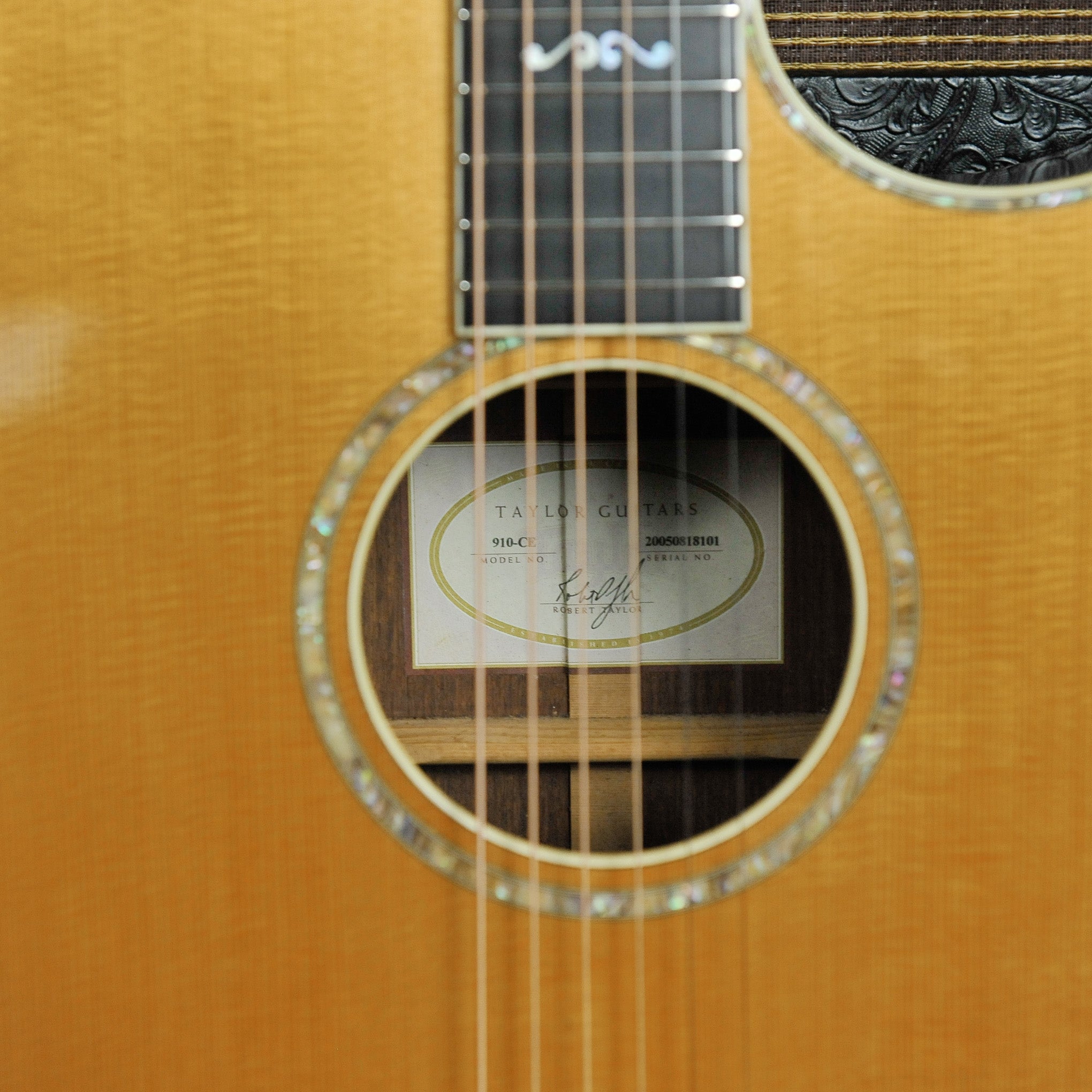 Taylor 910CE Dreadnought 2005' w/Case - Used
