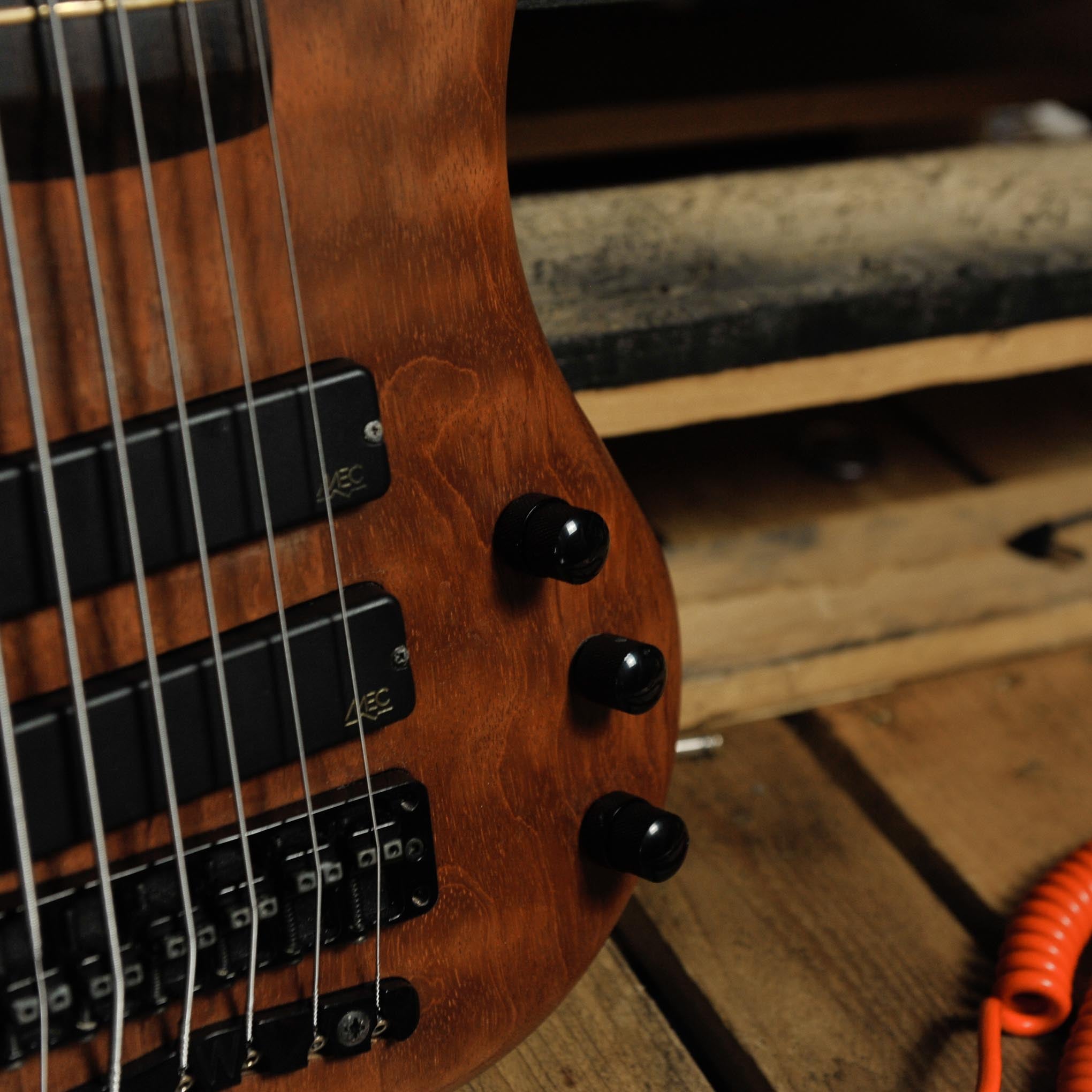 Warwick Thumb Bass 6-String Neck Through w/Warwick Case - Used