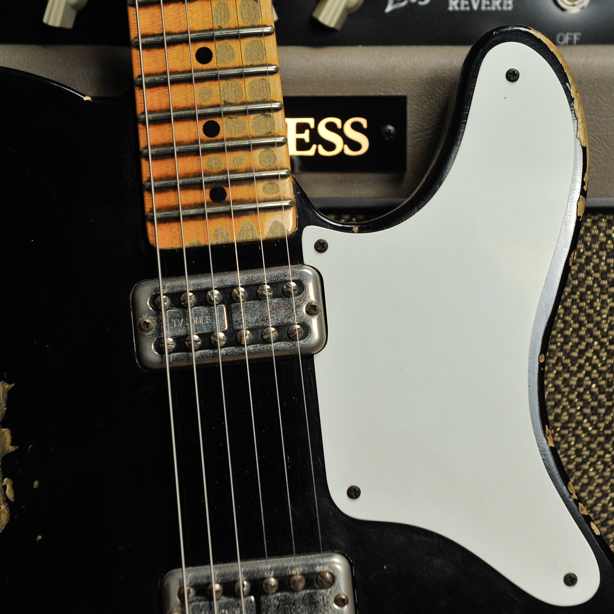Used_Fender-CS-Cabronita-5.jpg