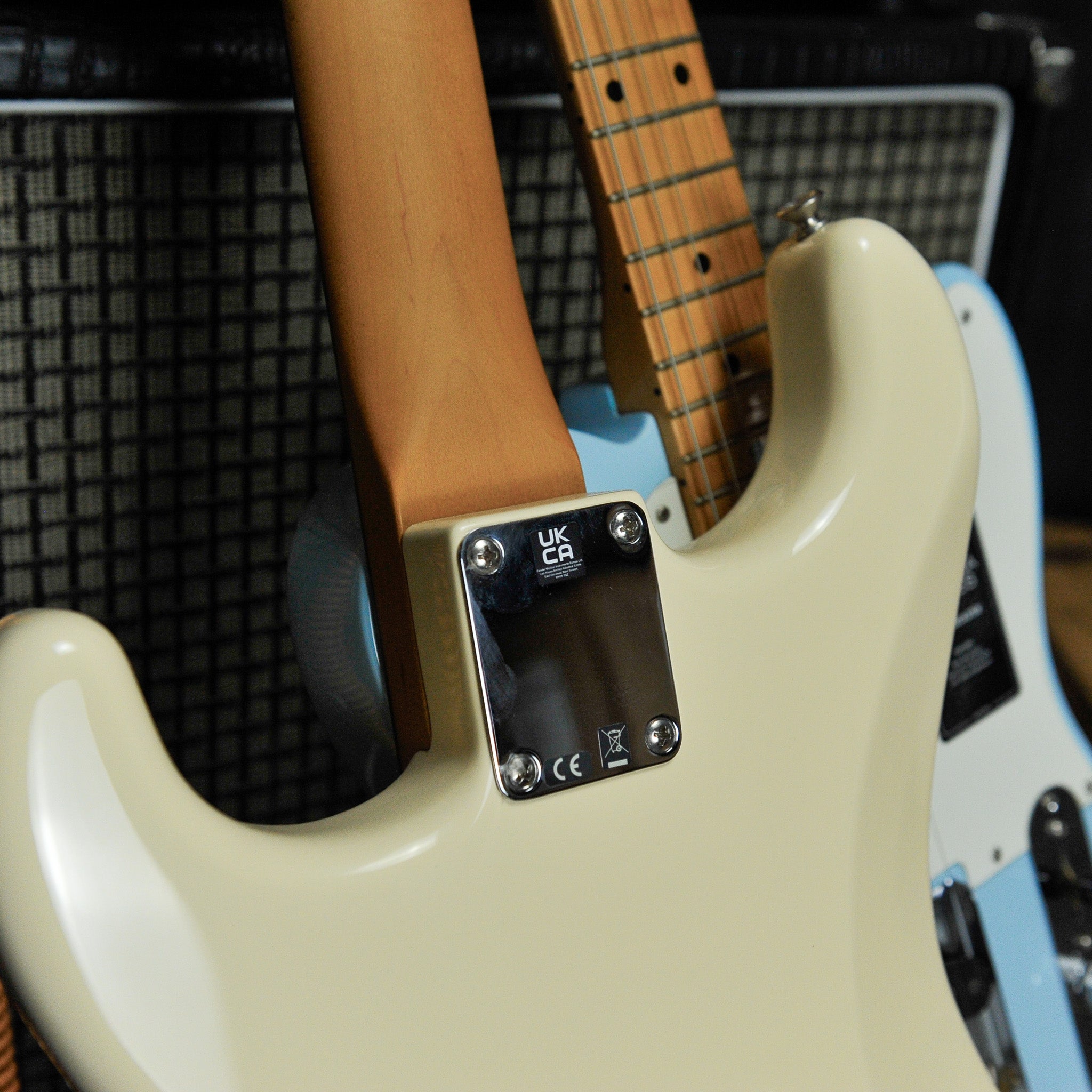 Fender Vintera '60s Stratocaster® Modified, Pau Ferro Fingerboard, Olympic White