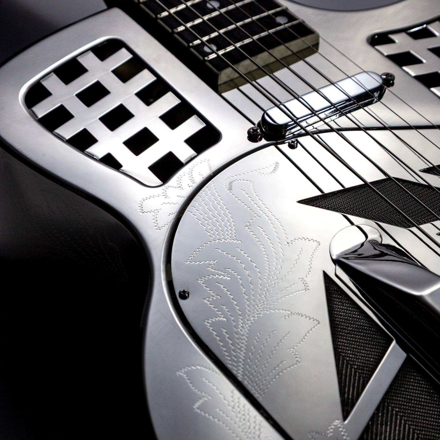 Bourbon Street BSR-3C-N-EN Tricone Nickel Engraved  w/Case