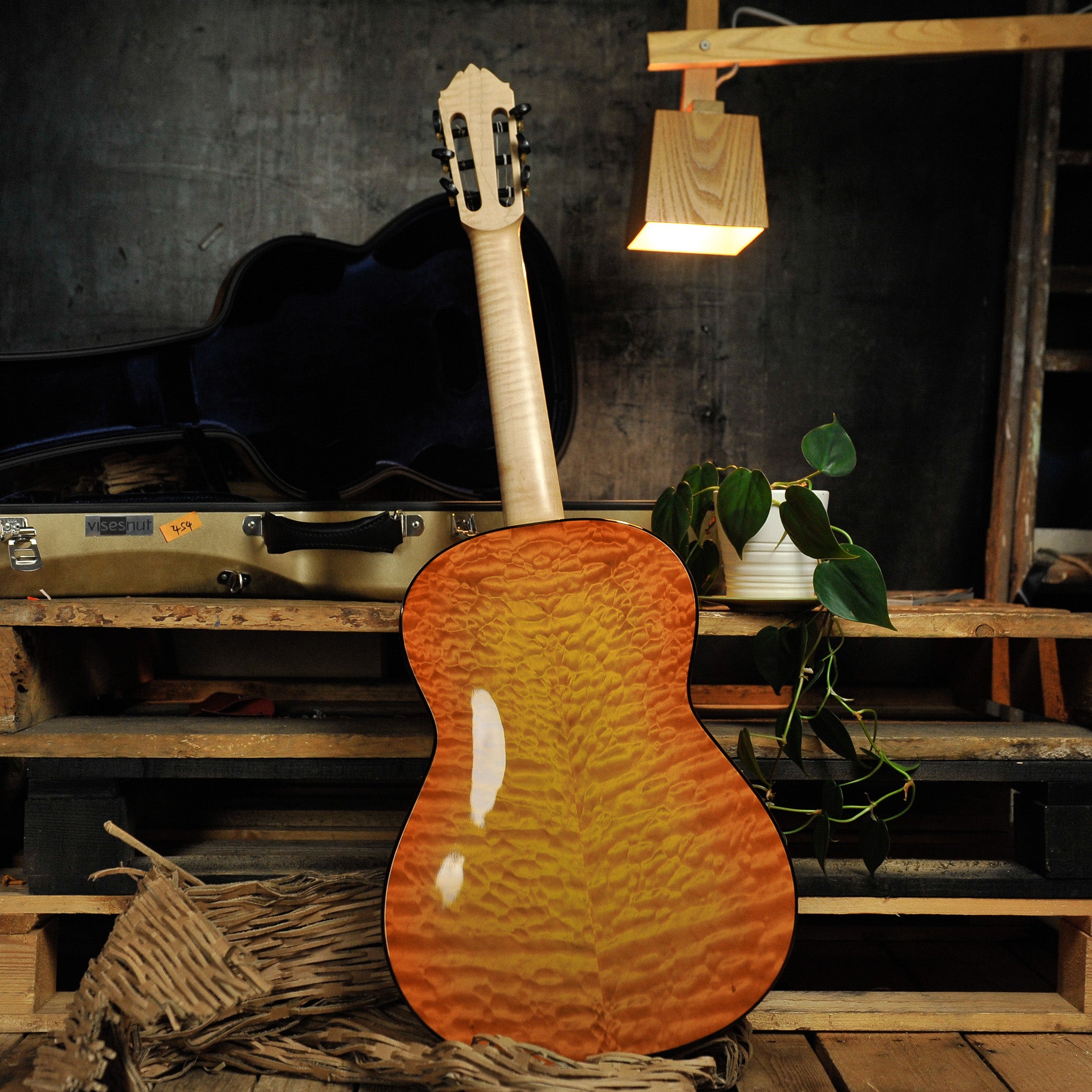Kim Lissarrague Modern Model Spruce/Maple Classical Guitar 2026/454 w/Case