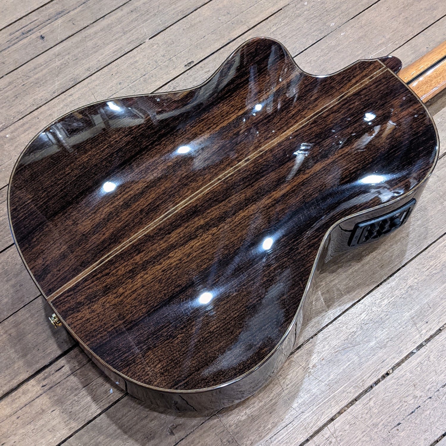 Altamira N600CE Cutaway/Elec Classical Guitar Solid Cedar Top/Solid Indian Rosewood Back & Sides