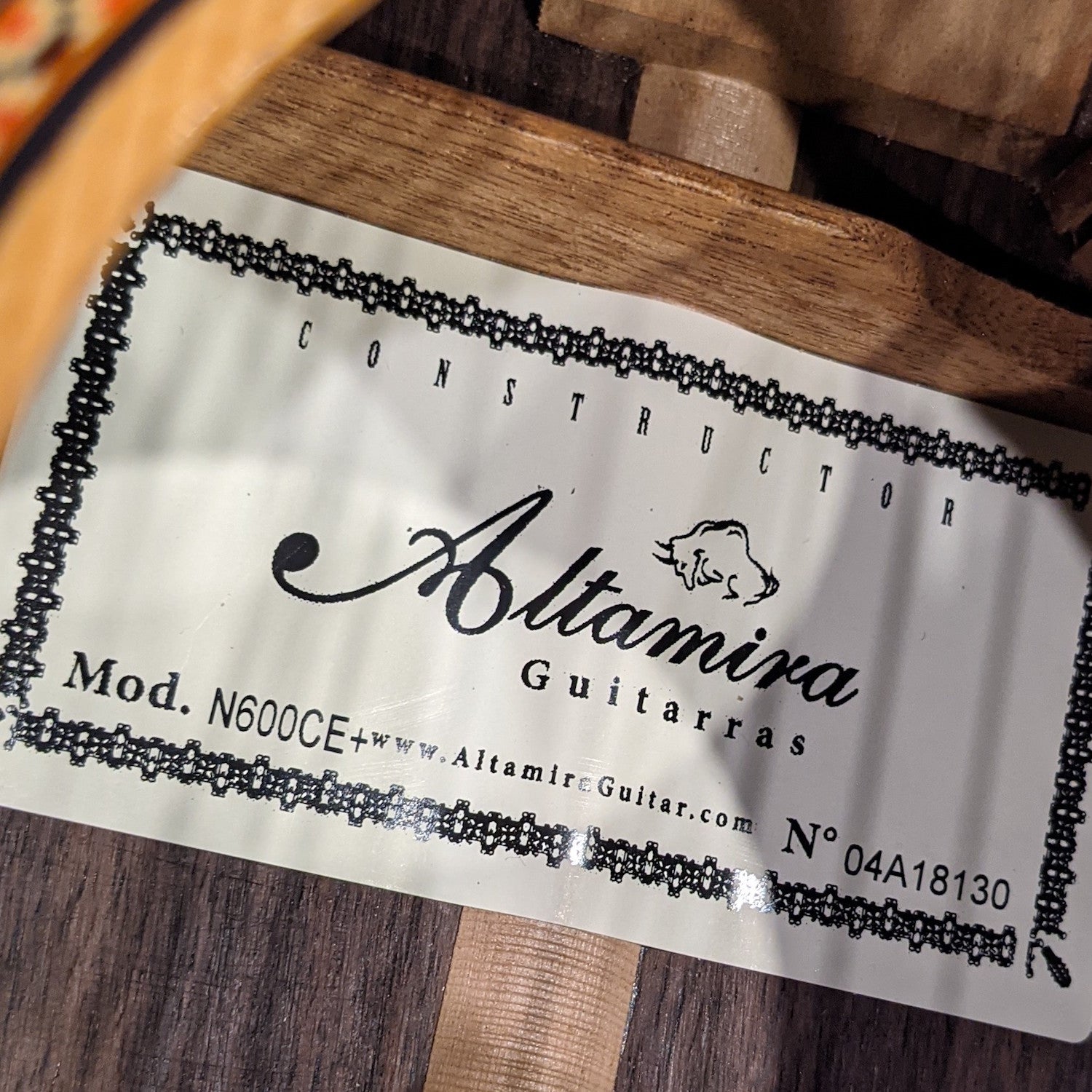 Altamira N600CE Cutaway/Elec Classical Guitar Solid Cedar Top/Solid Indian Rosewood Back & Sides