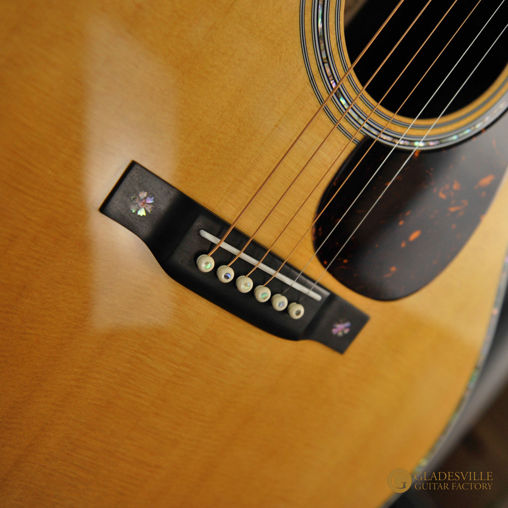 Martin OM42: Standard Series Auditorium Acoustic Guitar