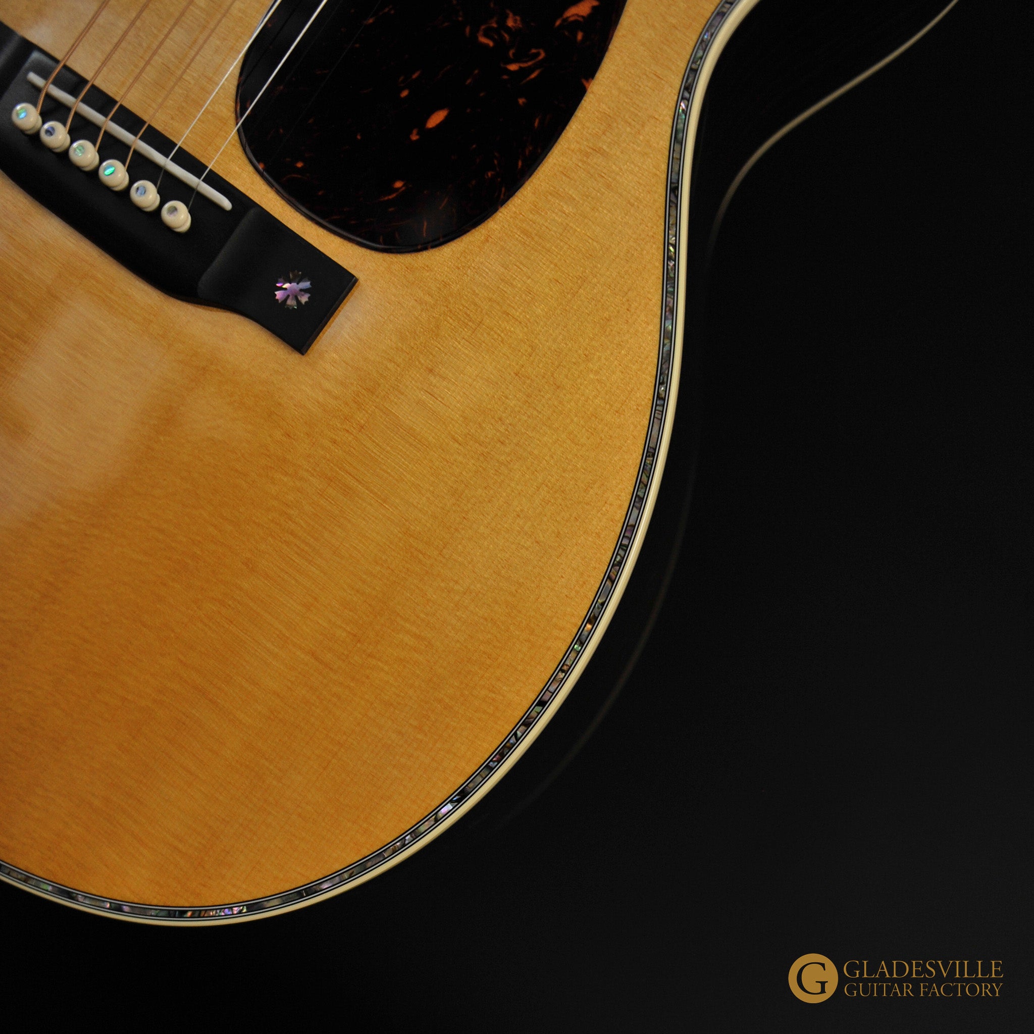 Martin OM42: Standard Series Auditorium Acoustic Guitar